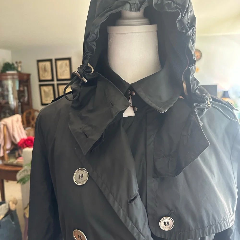 Burberry London Raincoat - Picture 7 of 8